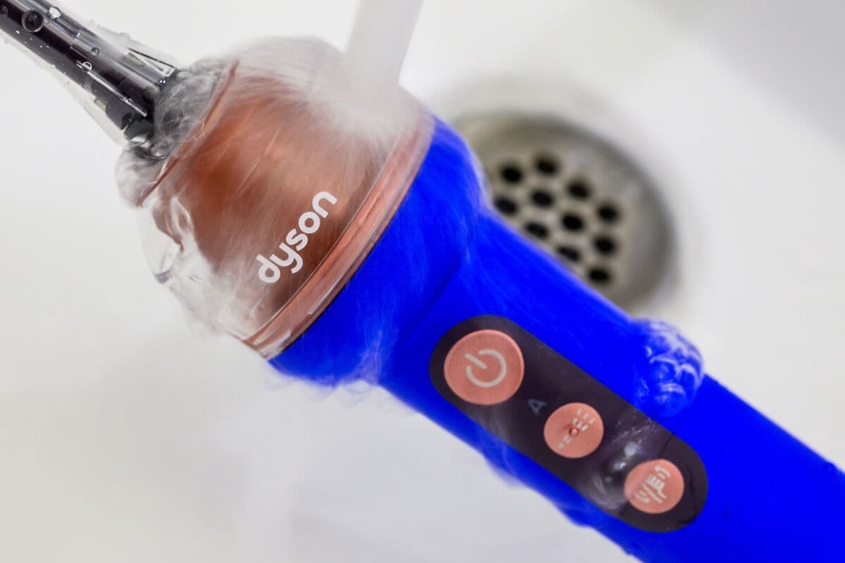 Dyson’s $500 Toothbrush Has One Big Problem: It Doesn’t Work (Yet)